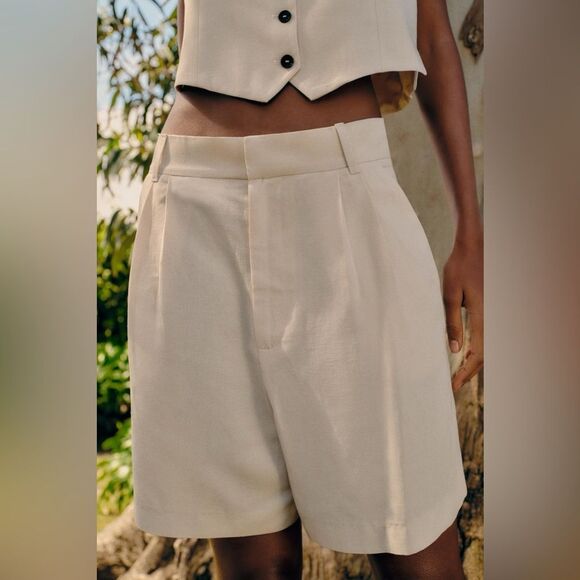 ZARA PLEATED HIGH WAIST SHORTS - Picture 4 of 5